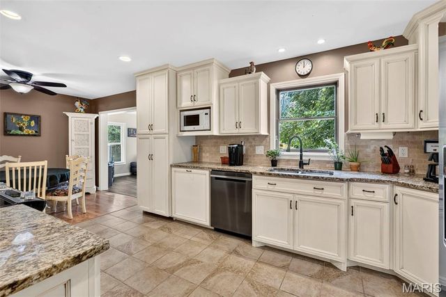 164 Country Squire Lane, Washington, MO 63090