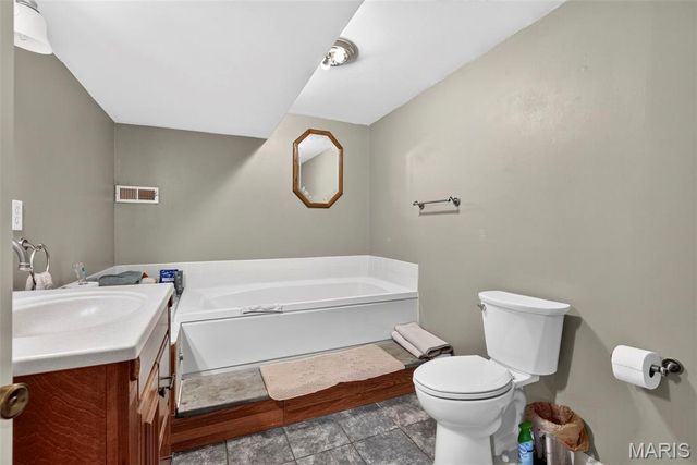164 Country Squire Lane, Washington, MO 63090