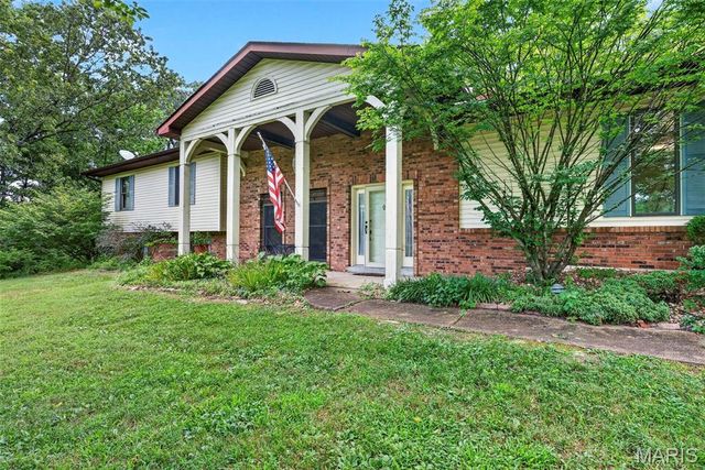 164 Country Squire Lane, Washington, MO 63090