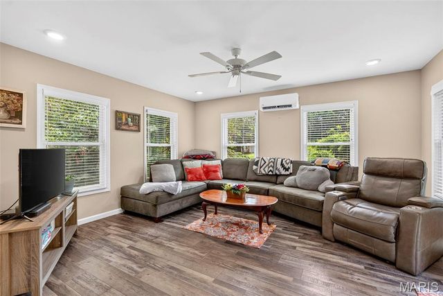 164 Country Squire Lane, Washington, MO 63090