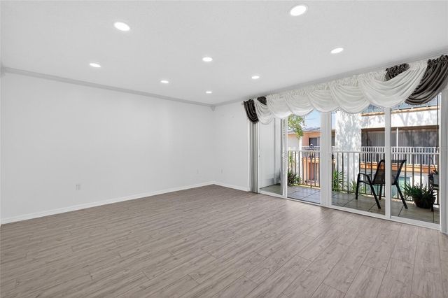 657 99TH AVENUE N 202, St Petersburg, FL 33702