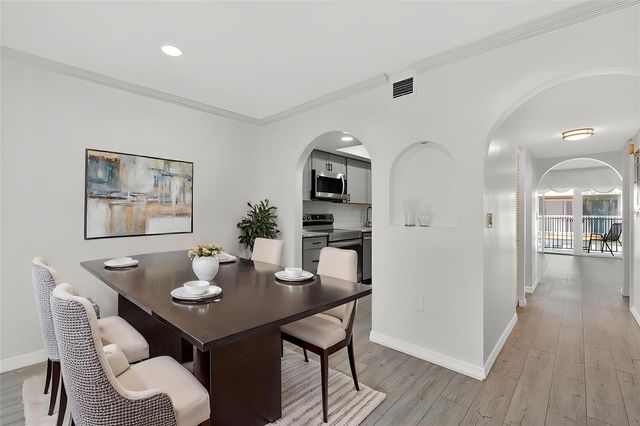 657 99TH AVENUE N 202, St Petersburg, FL 33702