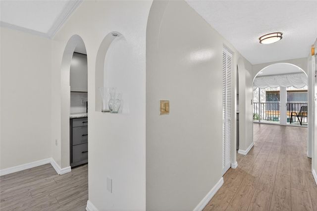 657 99TH AVENUE N 202, St Petersburg, FL 33702