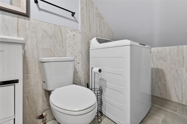 657 99TH AVENUE N 202, St Petersburg, FL 33702