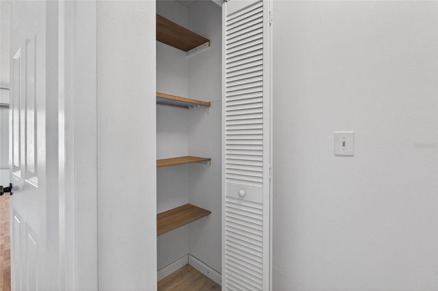 657 99TH AVENUE N 202, St Petersburg, FL 33702