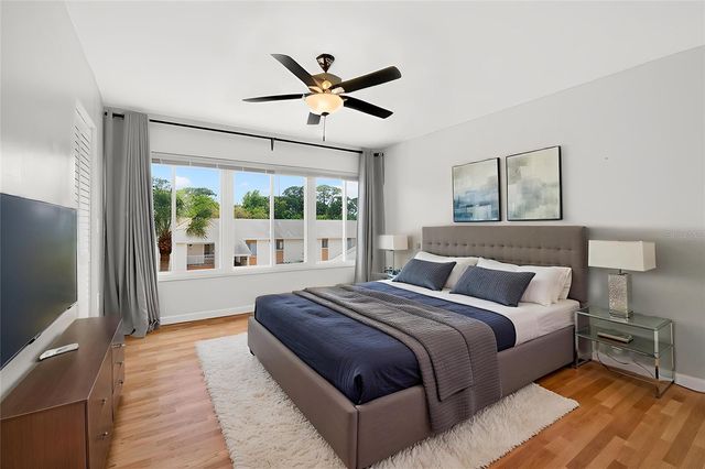 657 99TH AVENUE N 202, St Petersburg, FL 33702