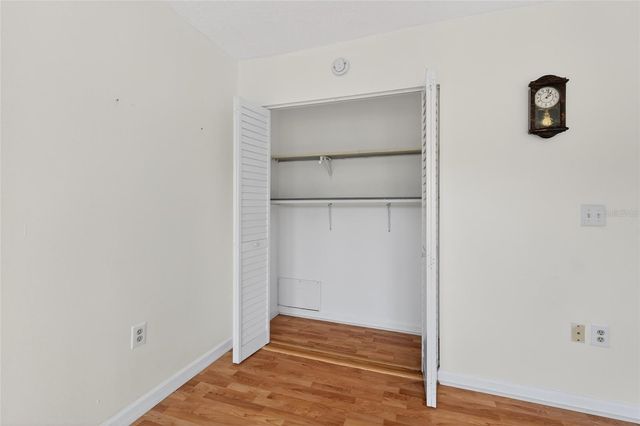 657 99TH AVENUE N 202, St Petersburg, FL 33702