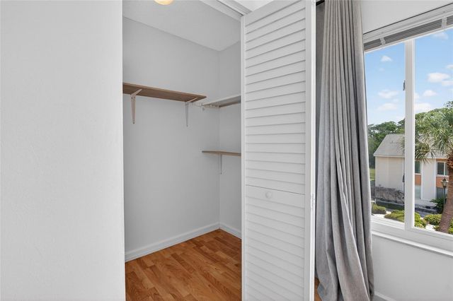 657 99TH AVENUE N 202, St Petersburg, FL 33702