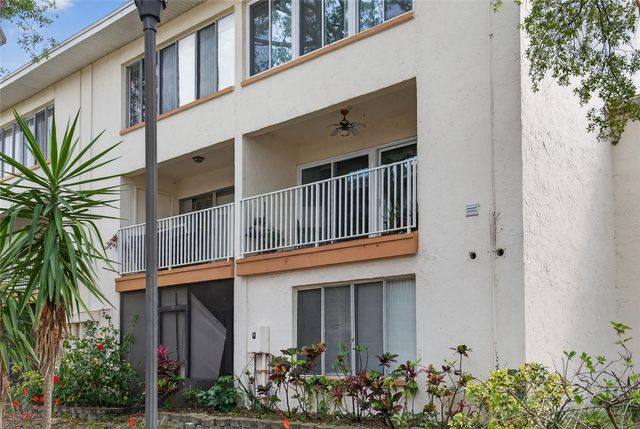 657 99TH AVENUE N 202, St Petersburg, FL 33702