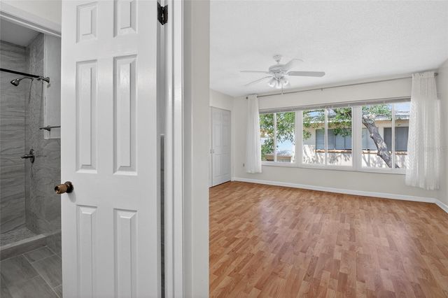 657 99TH AVENUE N 202, St Petersburg, FL 33702