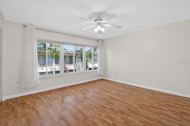 657 99TH AVENUE N 202, St Petersburg, FL 33702