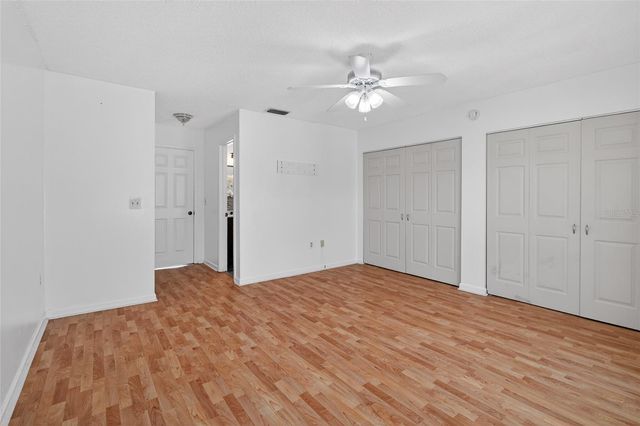 657 99TH AVENUE N 202, St Petersburg, FL 33702