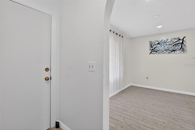 657 99TH AVENUE N 202, St Petersburg, FL 33702