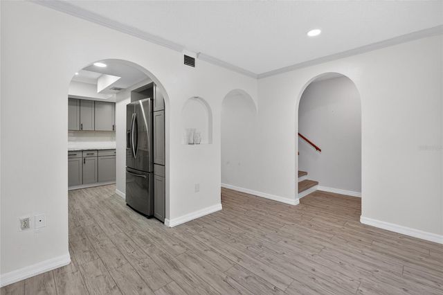 657 99TH AVENUE N 202, St Petersburg, FL 33702