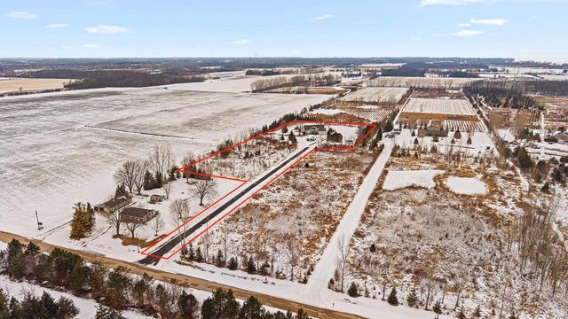 W6389 LINCOLN ROAD, Van Dyne, WI 54979