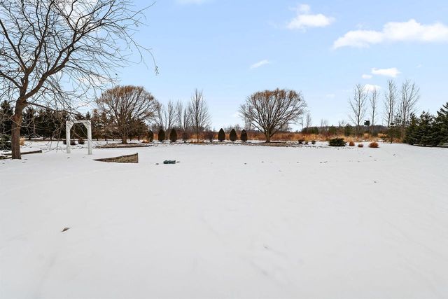 W6389 LINCOLN ROAD, Van Dyne, WI 54979