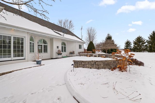 W6389 LINCOLN ROAD, Van Dyne, WI 54979