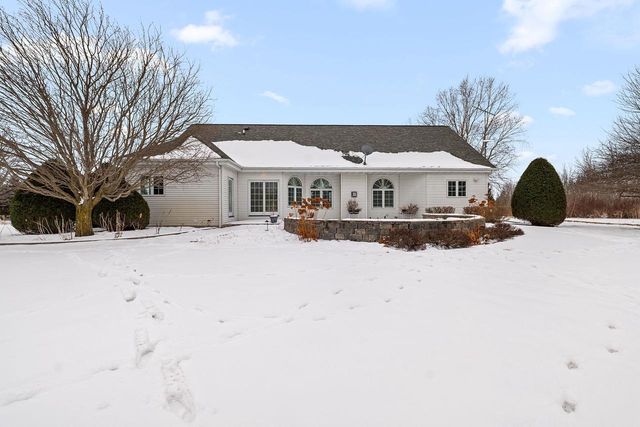 W6389 LINCOLN ROAD, Van Dyne, WI 54979