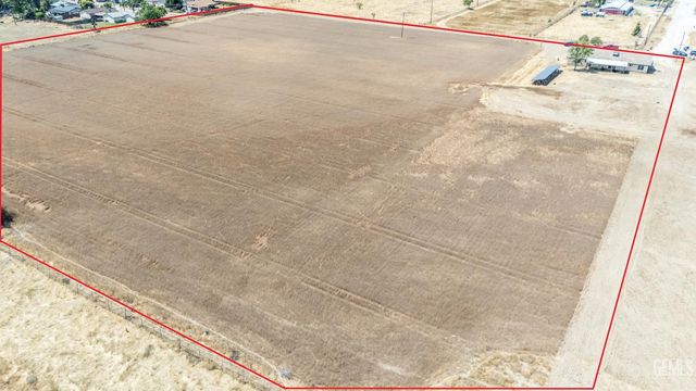 3045 Emerson Way, Bakersfield, CA 93313