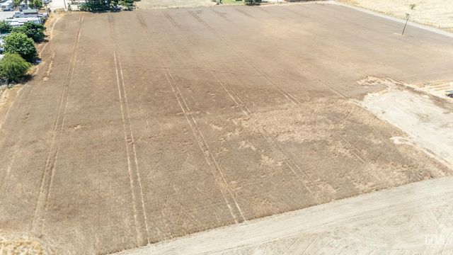 3045 Emerson Way, Bakersfield, CA 93313