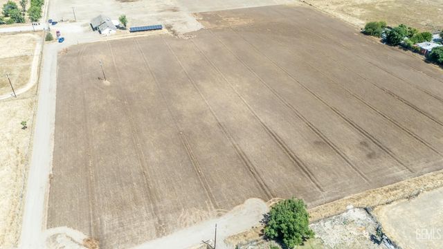 3045 Emerson Way, Bakersfield, CA 93313