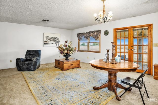 3045 Emerson Way, Bakersfield, CA 93313