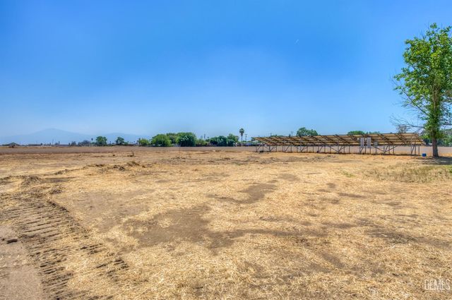 3045 Emerson Way, Bakersfield, CA 93313