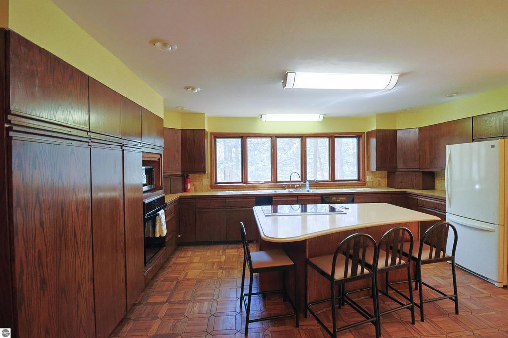 Image 14 of property listing at 555 E Deerfield Road, Mt Pleasant, MI 48858