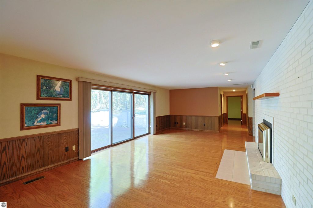 Image 29 of property listing at 555 E Deerfield Road, Mt Pleasant, MI 48858