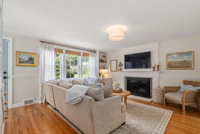 54 Jarr Brook Rd, Holliston, MA 01746
