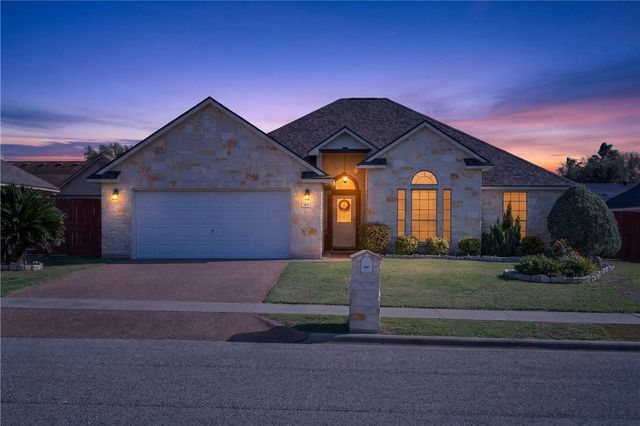 105 Young St, Odem, TX 78370