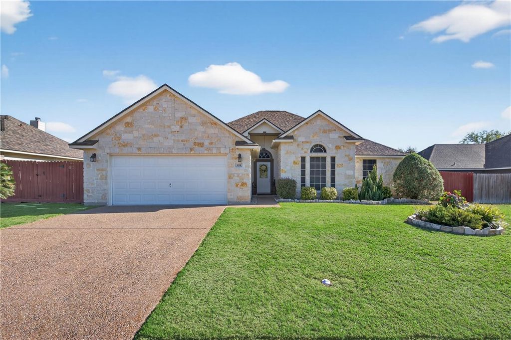 105 Young St, Odem, TX 78370