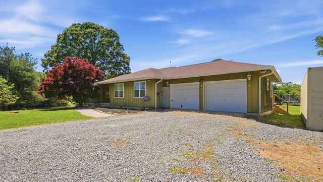 936 Cowboy Sams Drive, Trenton, GA 30752