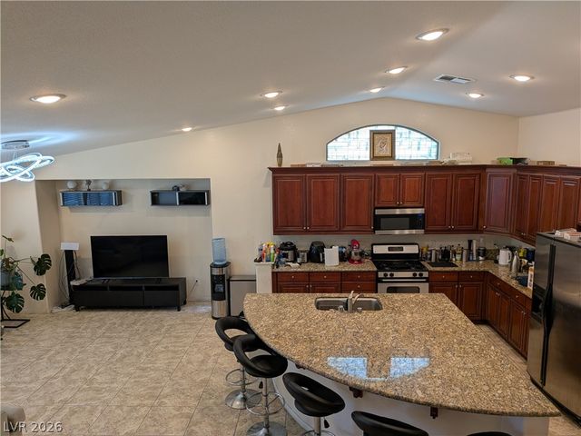 7608 Stray Horse Avenue, Las Vegas, NV 89113