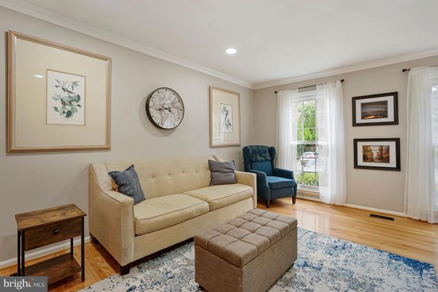 7930 BUBBLING BROOK CIR, Springfield, VA 22153