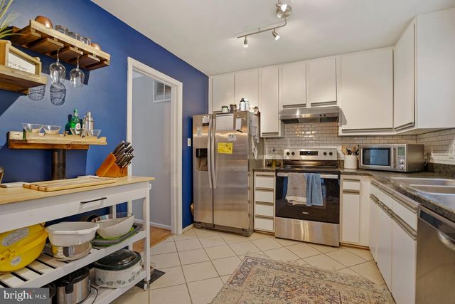 7930 BUBBLING BROOK CIR, Springfield, VA 22153