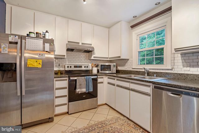 7930 BUBBLING BROOK CIR, Springfield, VA 22153