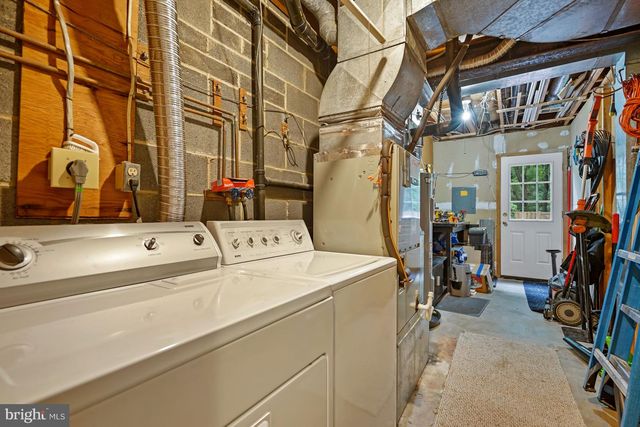 7930 BUBBLING BROOK CIR, Springfield, VA 22153