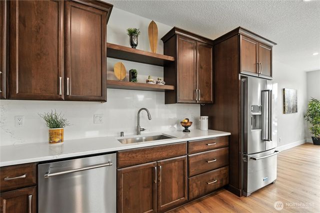121 GASSMAN Road, Castle Rock, WA 98611