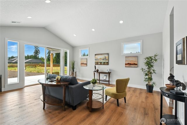 121 GASSMAN Road, Castle Rock, WA 98611