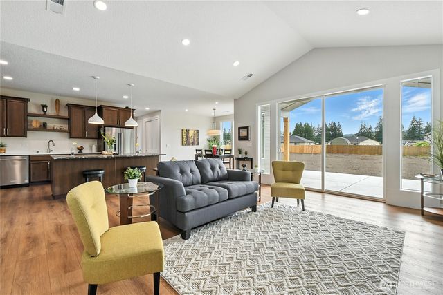 121 GASSMAN Road, Castle Rock, WA 98611