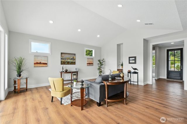 121 GASSMAN Road, Castle Rock, WA 98611