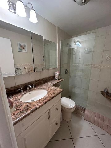 920 SW 11th Avenue 9D, Hallandale Beach, FL 33009
