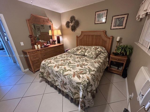 920 SW 11th Avenue 9D, Hallandale Beach, FL 33009
