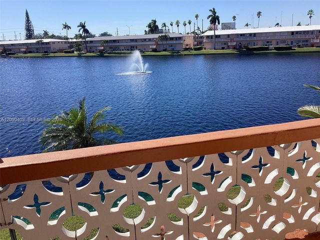 920 SW 11th Avenue 9D, Hallandale Beach, FL 33009