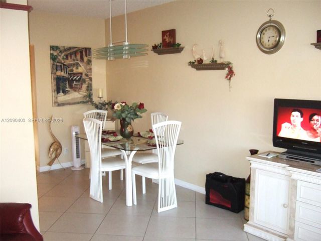 920 SW 11th Avenue 9D, Hallandale Beach, FL 33009