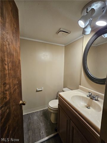 6698 Hedgeline, Bedford Heights, OH 44146