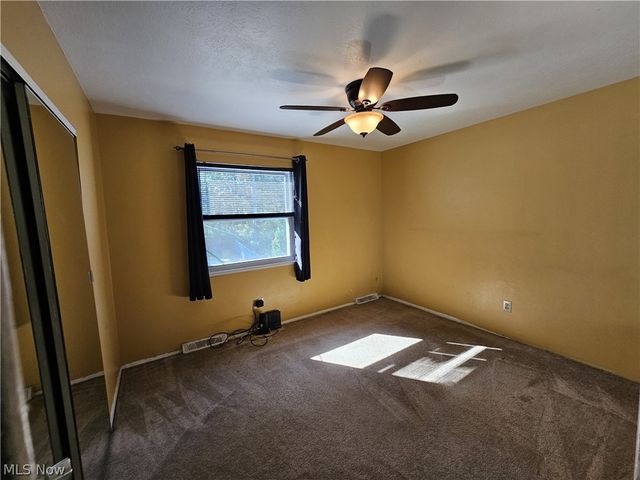 6698 Hedgeline, Bedford Heights, OH 44146