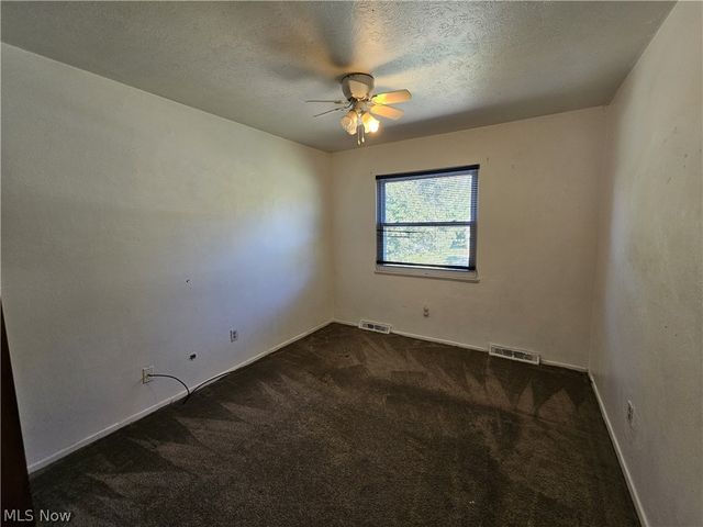 6698 Hedgeline, Bedford Heights, OH 44146