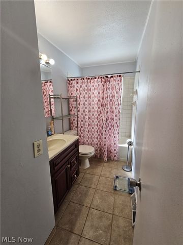 6698 Hedgeline, Bedford Heights, OH 44146